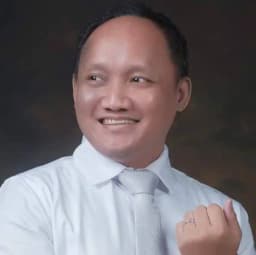 Jonas — Founder of IntoEntries